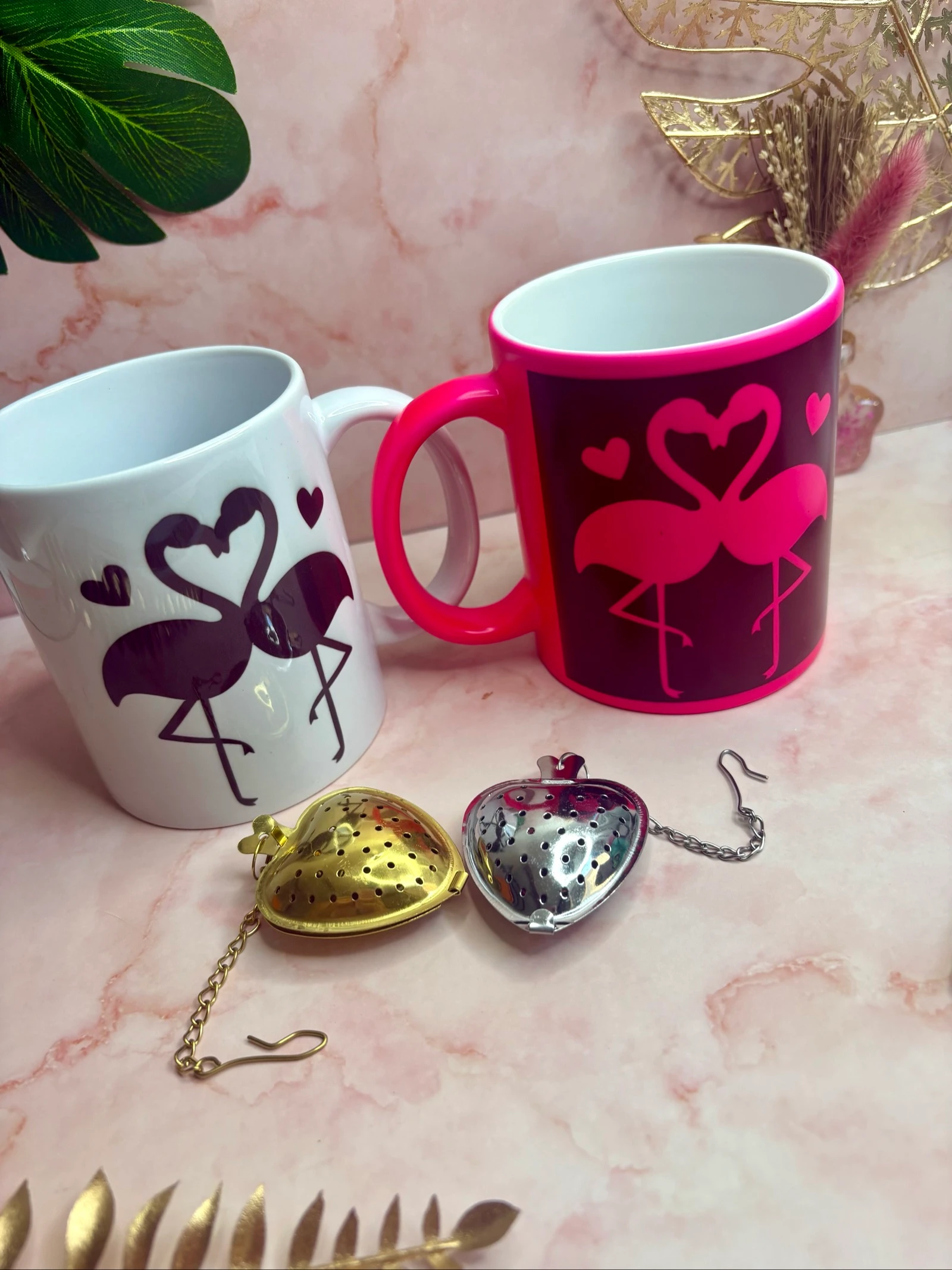 Set of 2 pink flamingos mugs with matching tea balls – photo 2